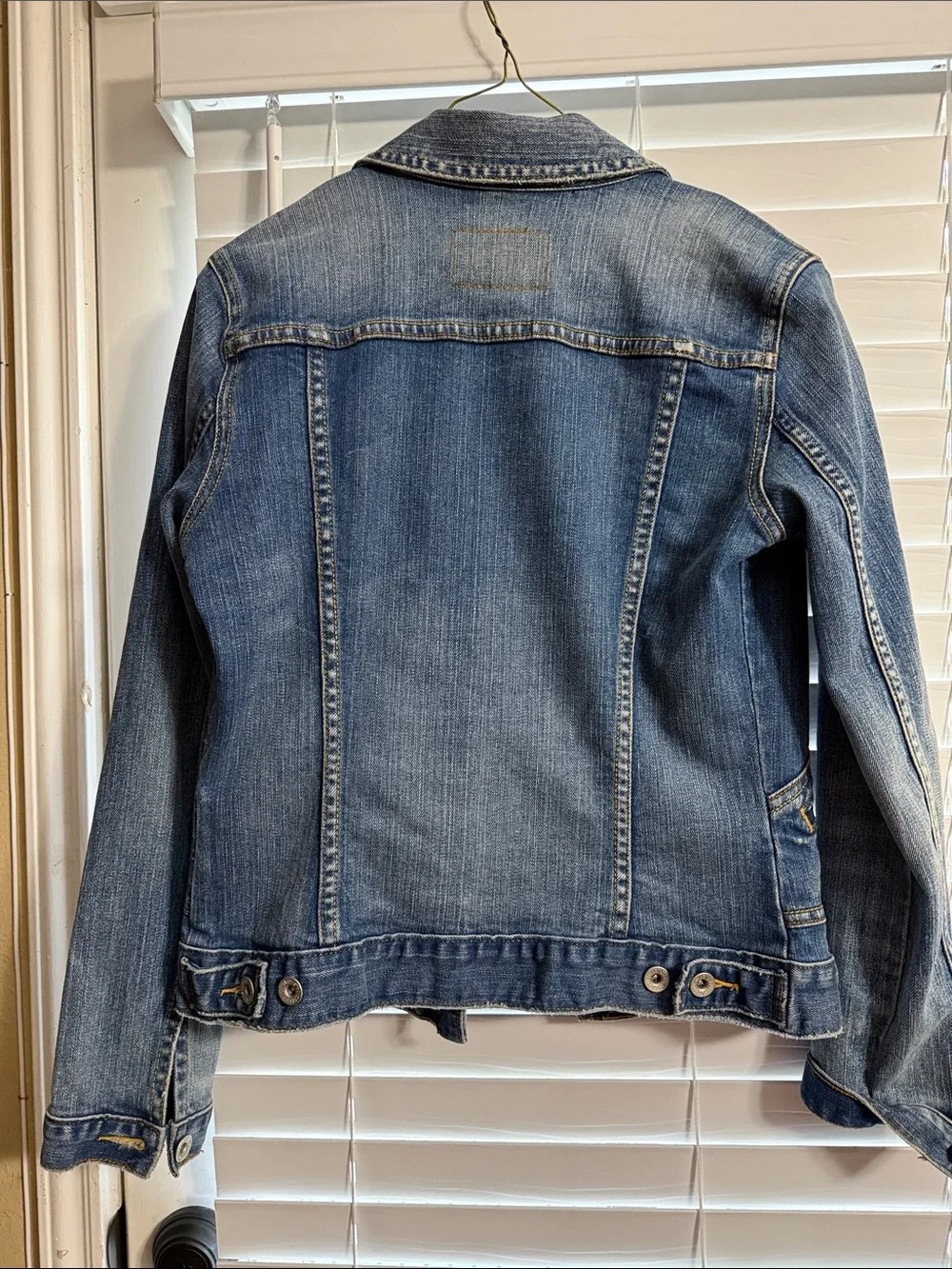 Levi's Women Blue Denim Jacket with Red Tab